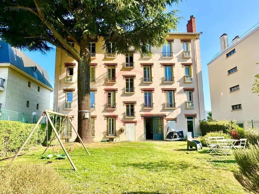 Appartement à BOURG-LA-REINE