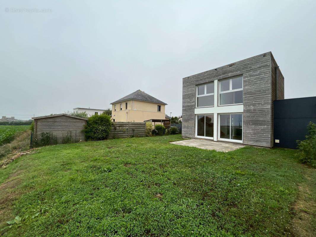 Maison à PLOUGONVELIN