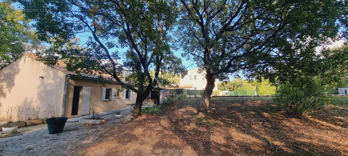 Maison à LACOSTE