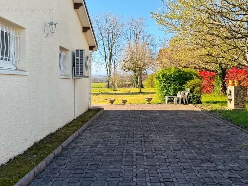 Maison à CASTELNAU-MAGNOAC