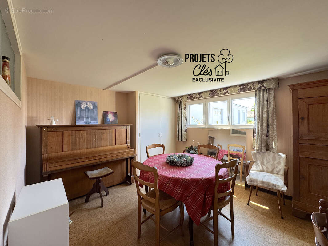 Maison à LE GIROUARD