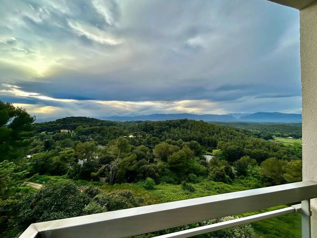 Appartement à MOUGINS