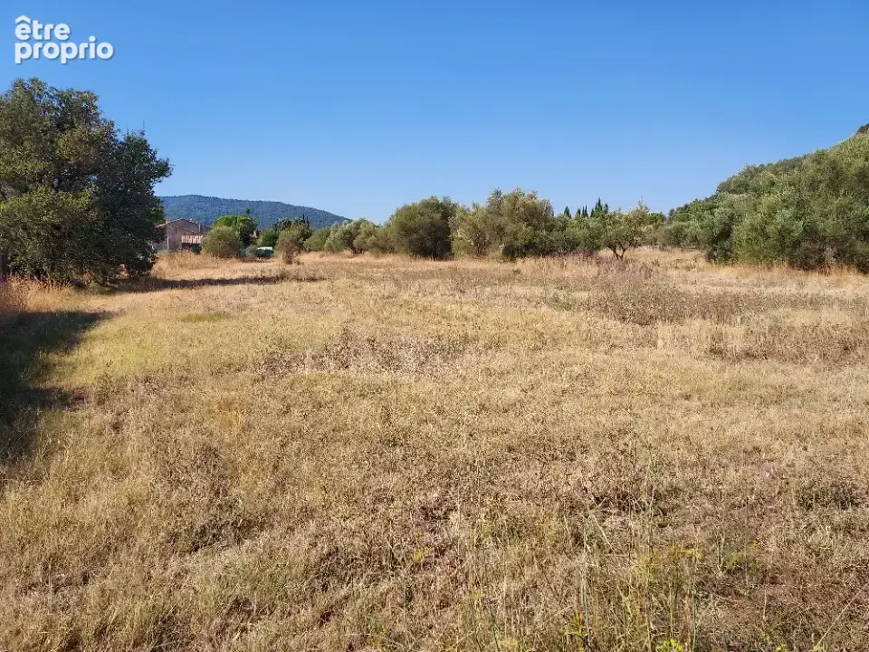Terrain 517 m² à Gonfaron  - photo 2