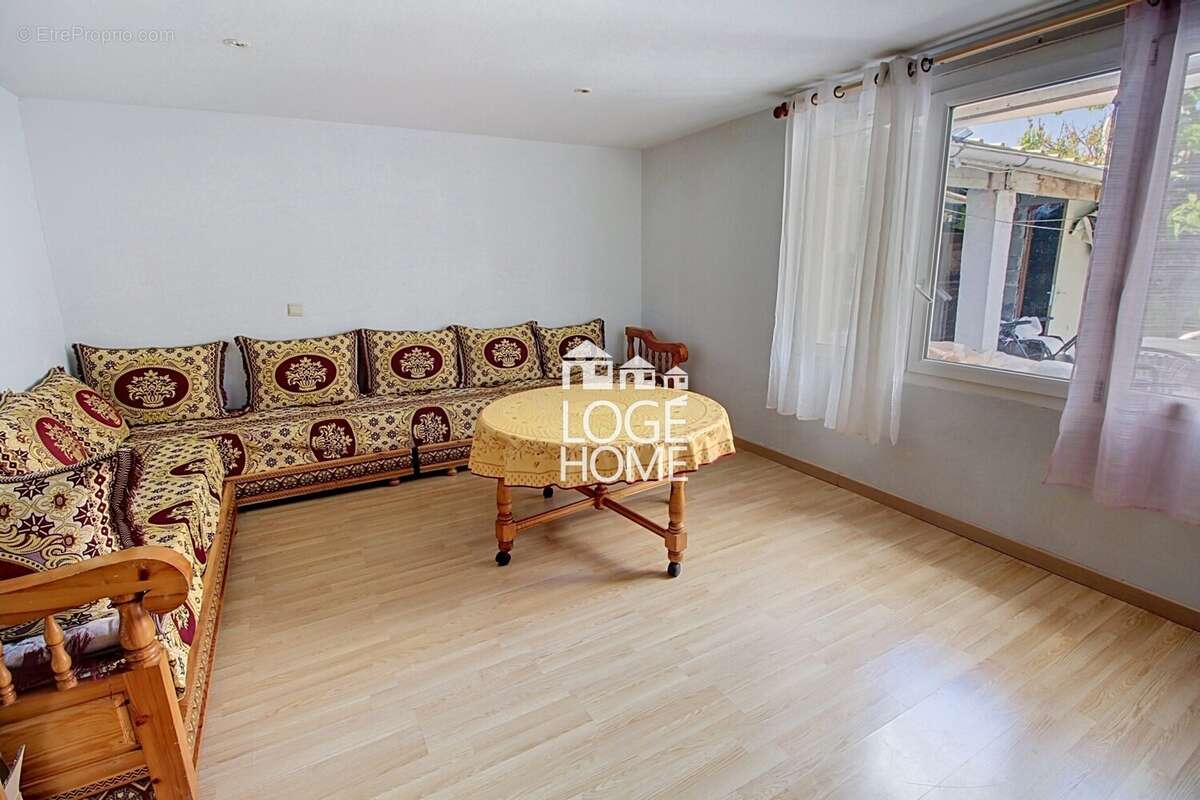 Maison à MASNY