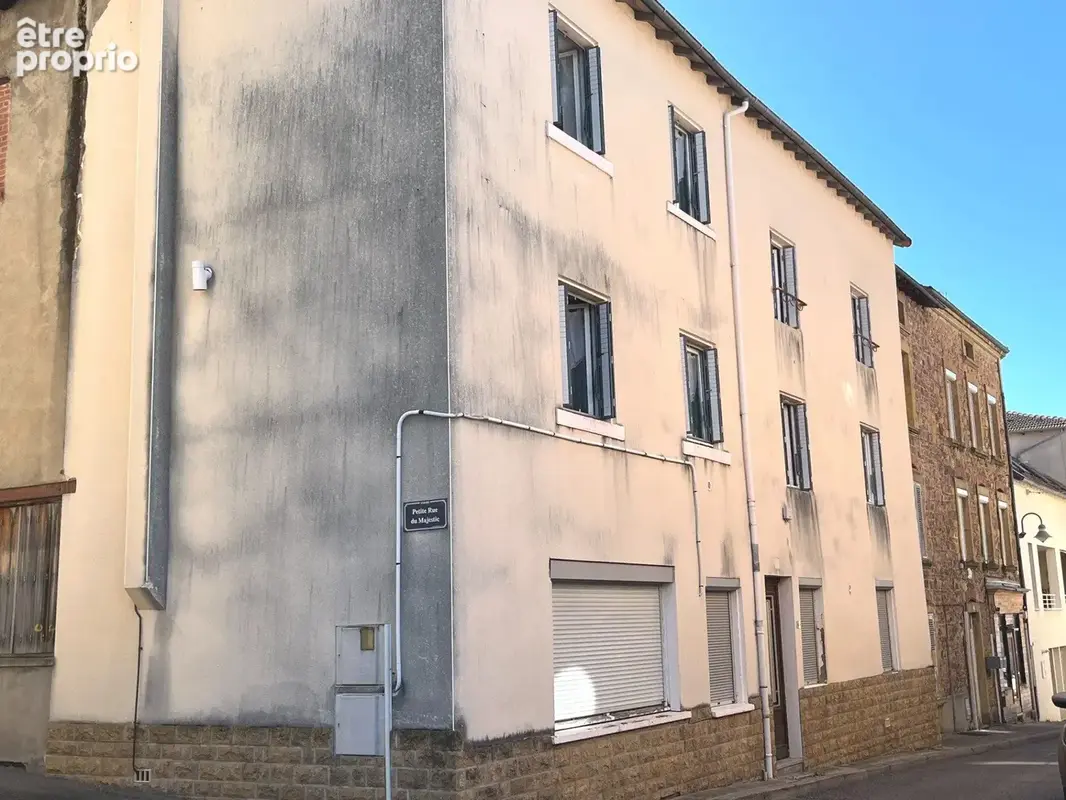 Maison à COURS-LA-VILLE