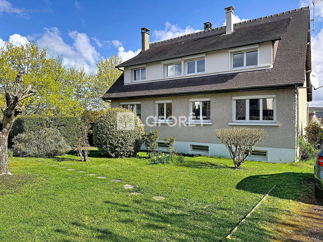 Maison à SAINT-MARCEL