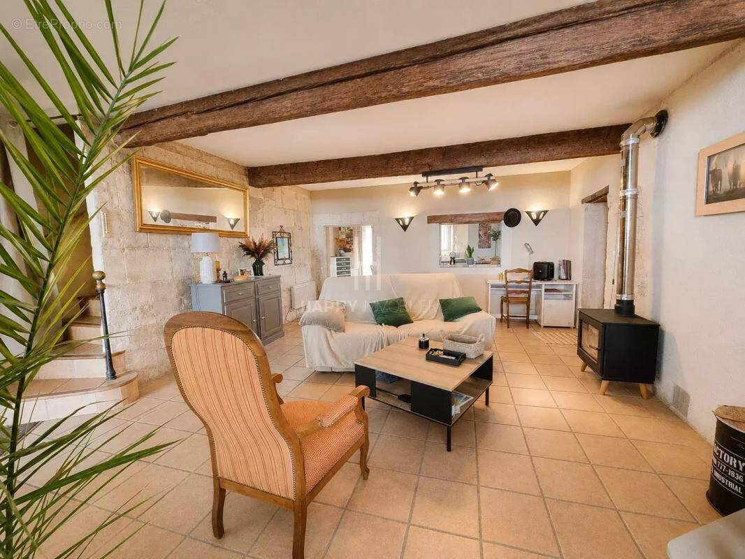 Maison à MOLLEGES