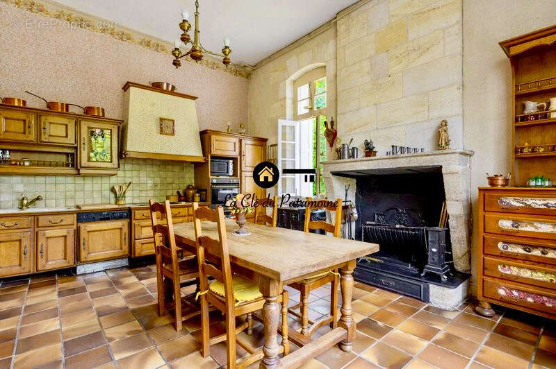 Maison à AMBARES-ET-LAGRAVE
