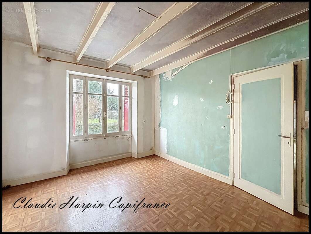 Maison à vendre 3 pièces VOUHE (79) environ 67 m² habitable, grandes dépendances - terrain 1147 m² - photo 9
