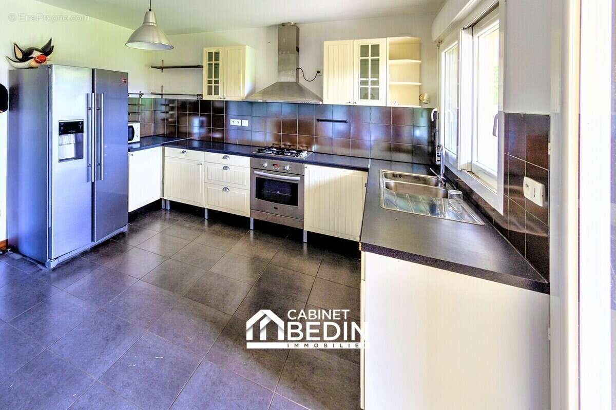 Maison 137 m² à Saint-Vincent-De-Paul  - photo 4