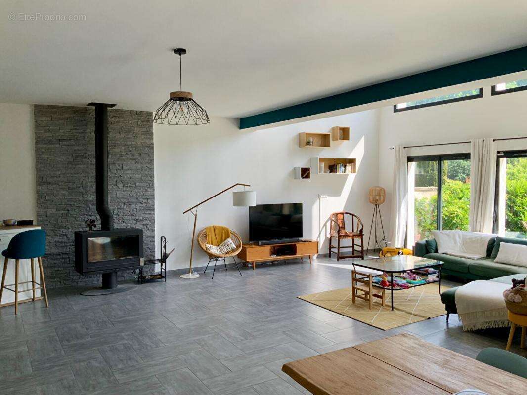 Maison à FONTAINE-LE-PORT