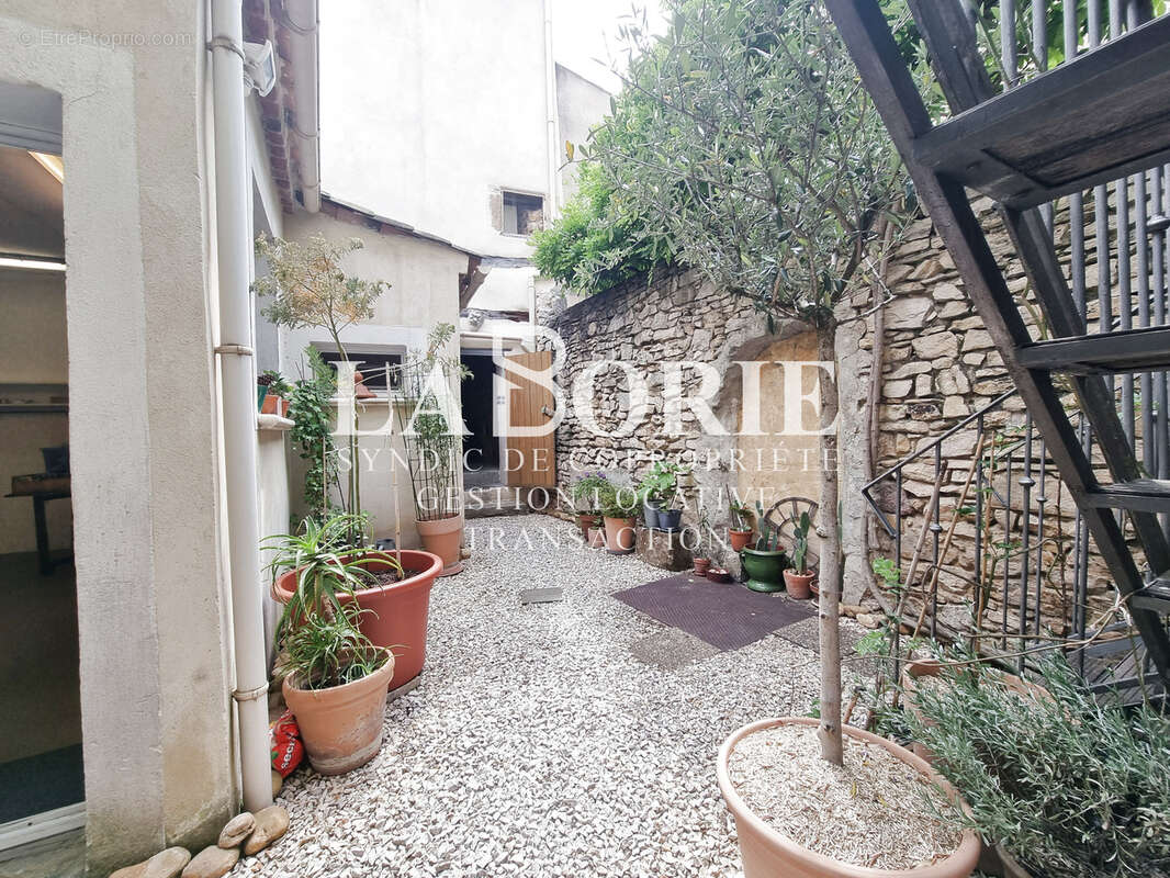 Appartement à BAGNOLS-SUR-CEZE