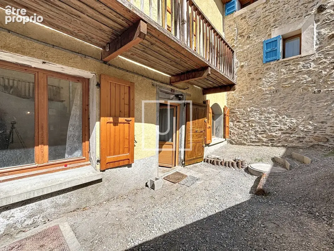 Maison de village avec combles aménageables   Hameau des Sanières à Jausiers - photo 4