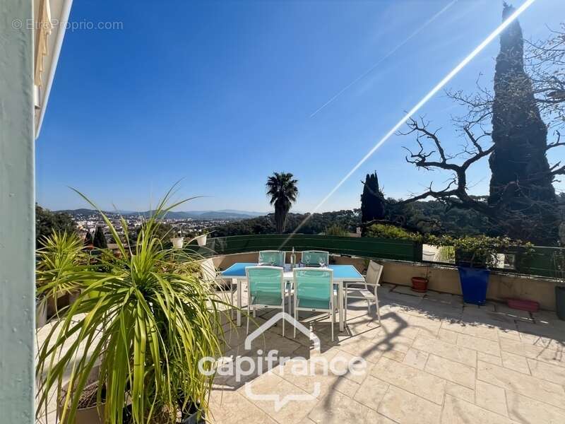 Appartement à HYERES