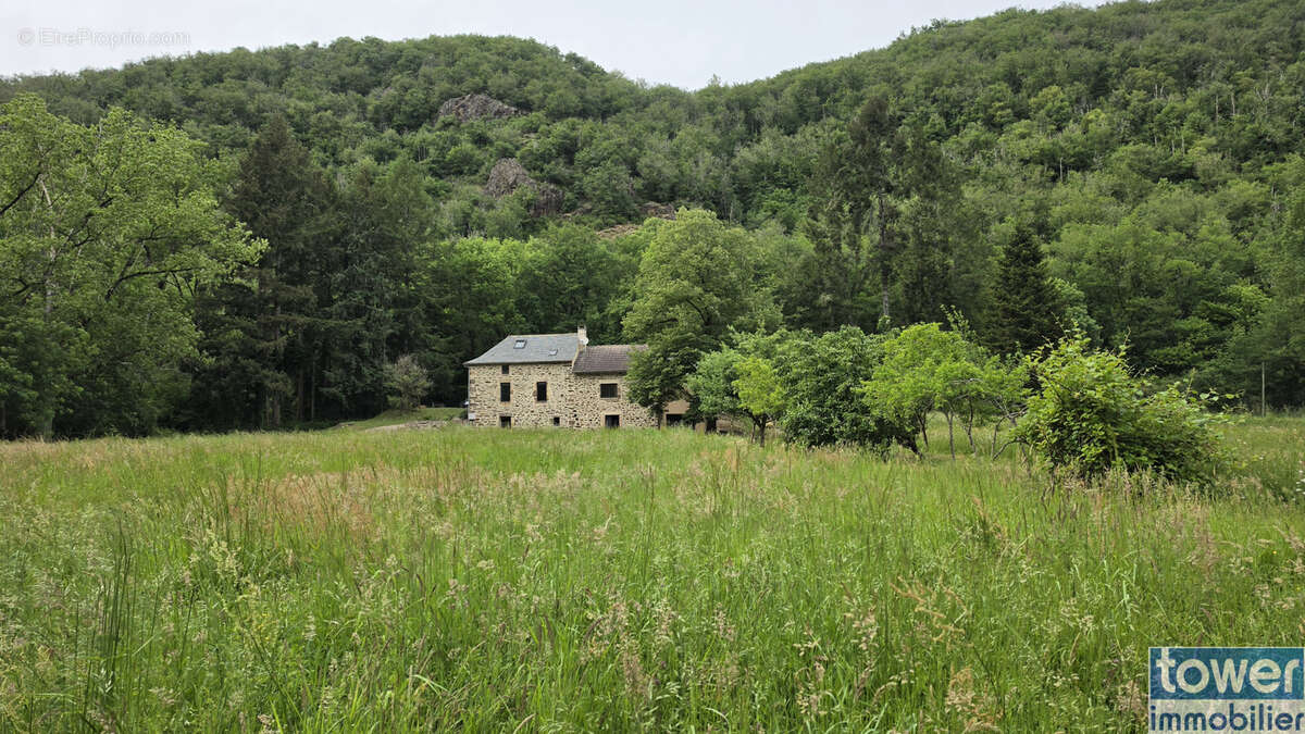 Maison à SAINT-ANDRE-DE-NAJAC