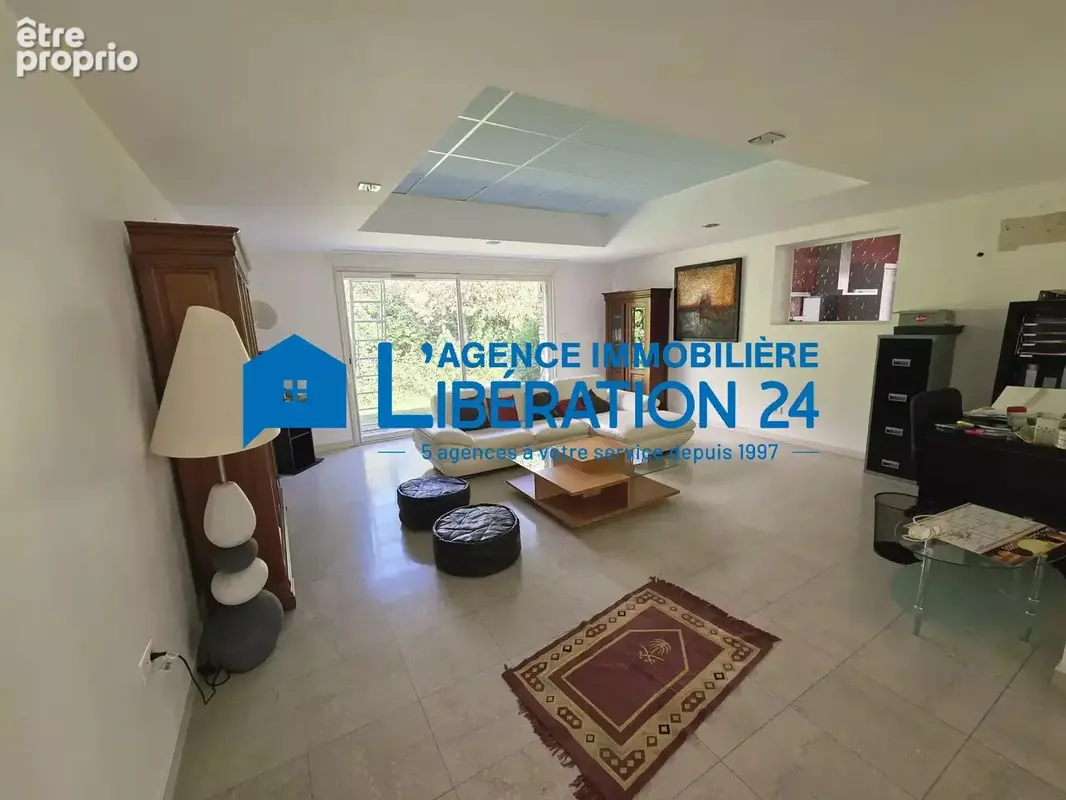 MAISON de 213m² de plain pied piscine sur 2600m² - photo 9