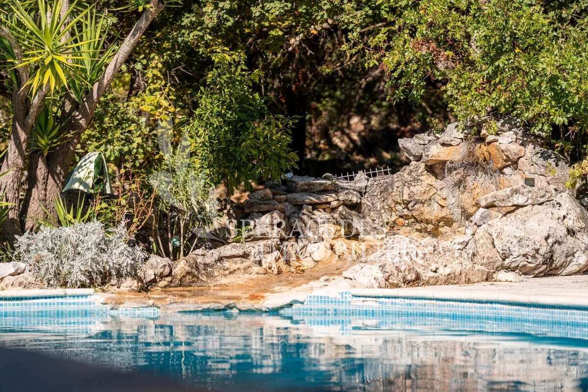 Maison à SAINT-CEZAIRE-SUR-SIAGNE