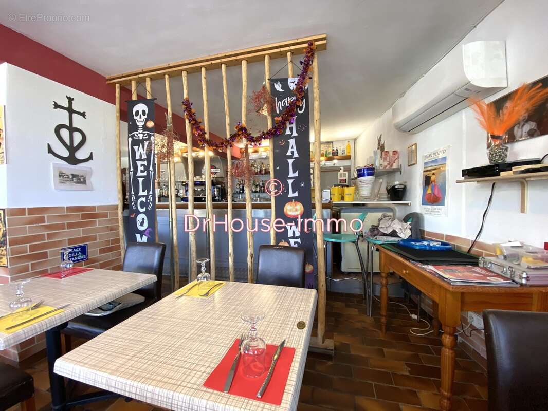 Commerce à SAINTES-MARIES-DE-LA-MER