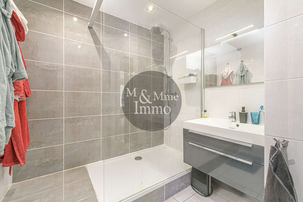 Appartement à MARSEILLE-11E