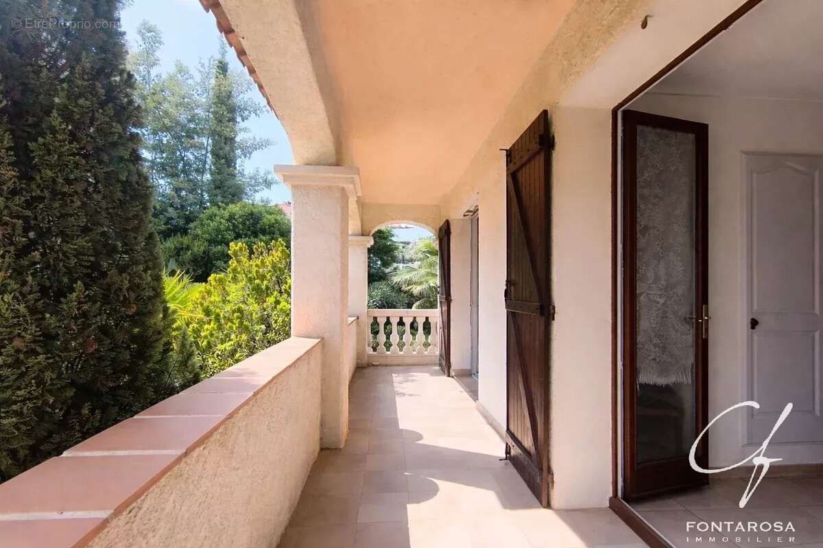 Maison à FREJUS