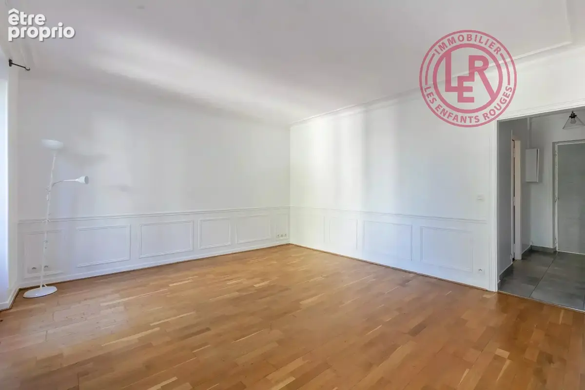 Paris 4ème - Arsenal - Appartement de 3 pièces rénové avec vue dégagée - photo 2