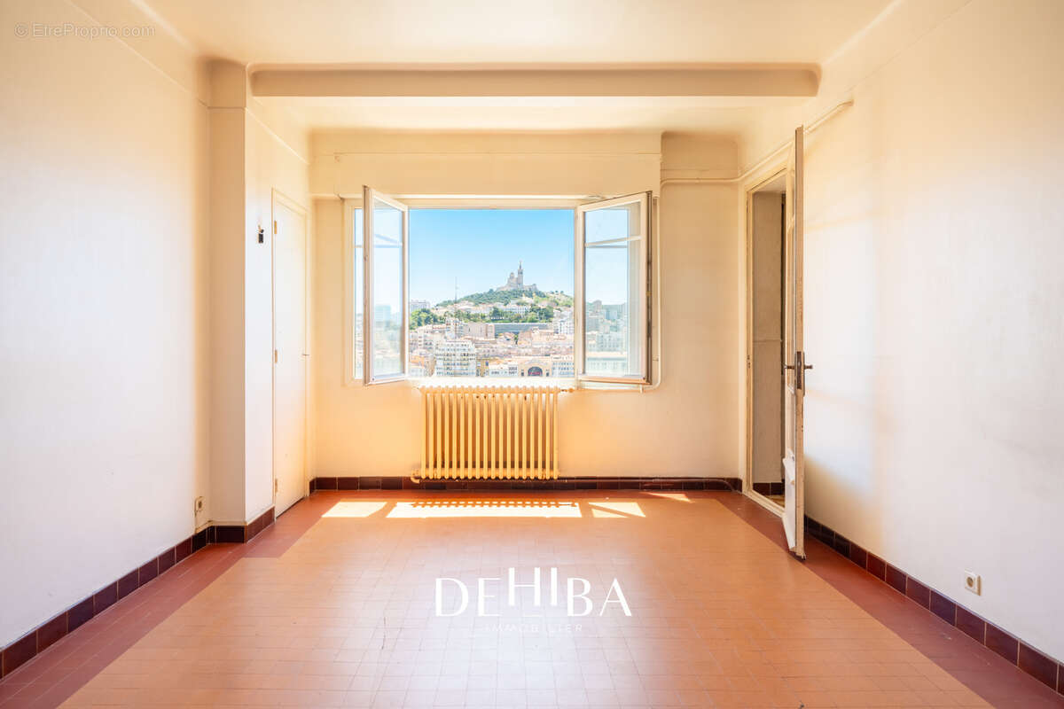 Appartement à MARSEILLE-2E