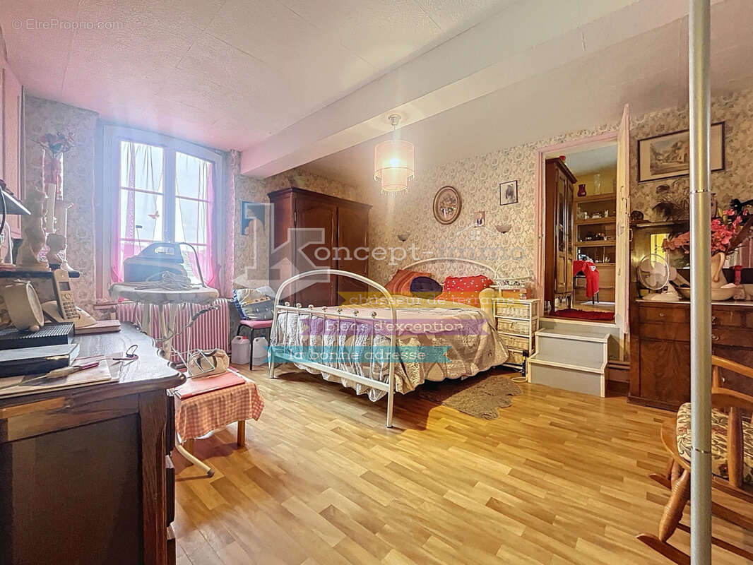 n°9 - Maison à CLERMONT