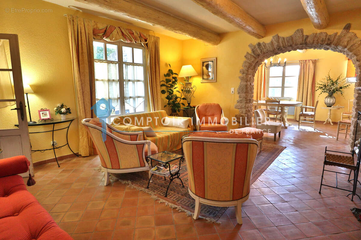 Maison à ROBION