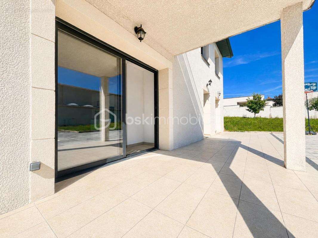 EN EXCLUSIVITÉ – Maison familiale rénovée, DPE A, à deux pas du centre-ville - photo 7