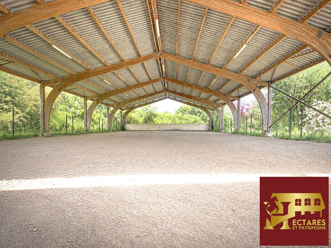 Propriété avec infrastructures équestres sur 6 hectares - photo 2
