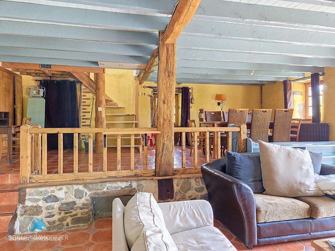 Maison de caractère - 220 m²- 6 pièces - Terrain de 1390 m² - photo 7