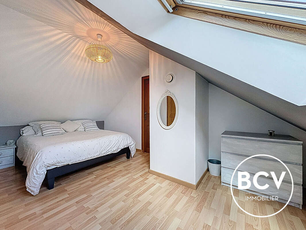 Maison à FONTAINE-LA-GUYON