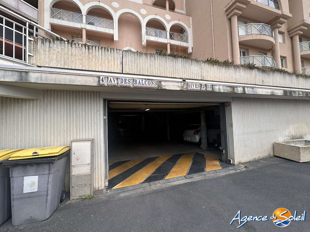 Parking à CANET-EN-ROUSSILLON