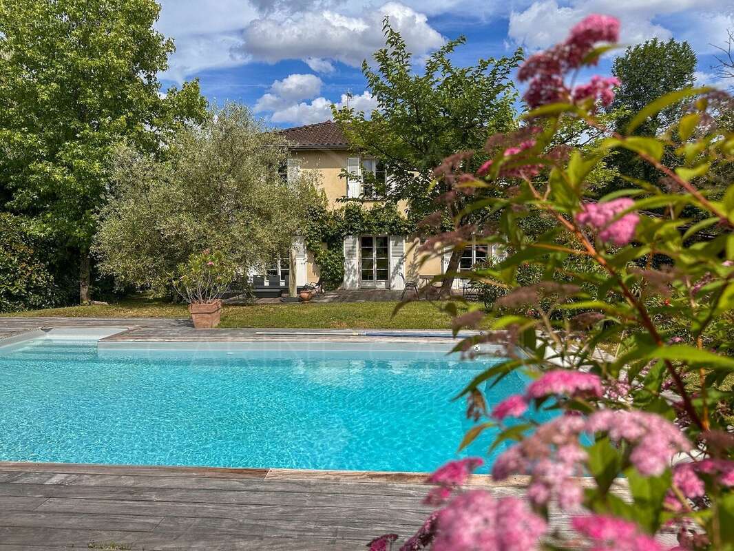 Maison à CHARBONNIERES-LES-BAINS