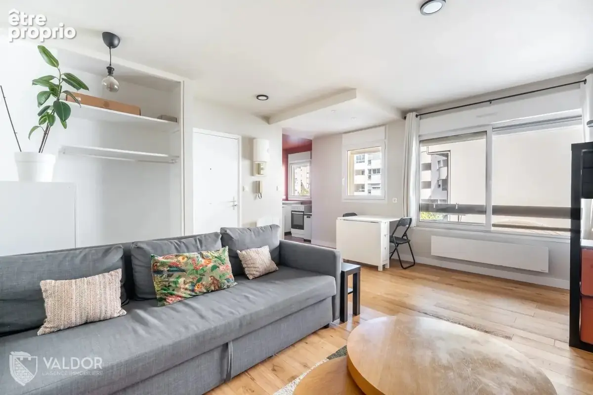 Appartement plein centre d'Ecully - T1bis - 39m2 - sans vis à vis - photo 2