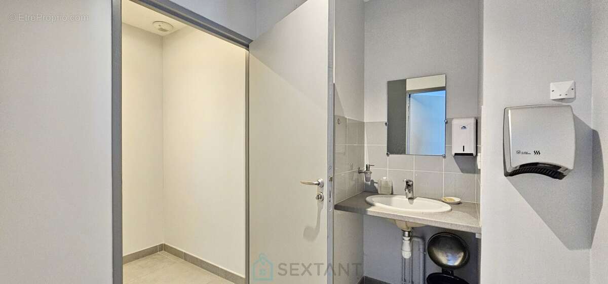 Bâtiment commercial d'exception  Deux niveaux  Prestations haut de gamme - photo 18
