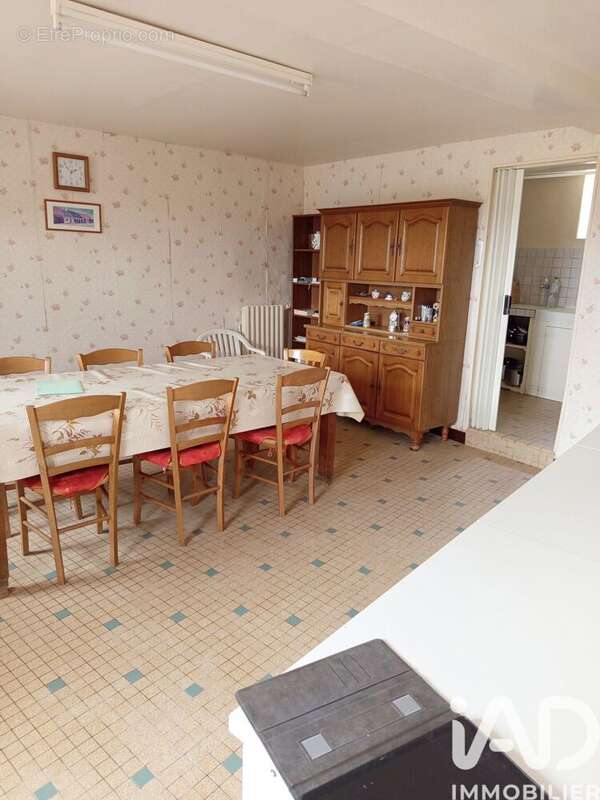 Maison 92 m² à Segrie  - photo 4