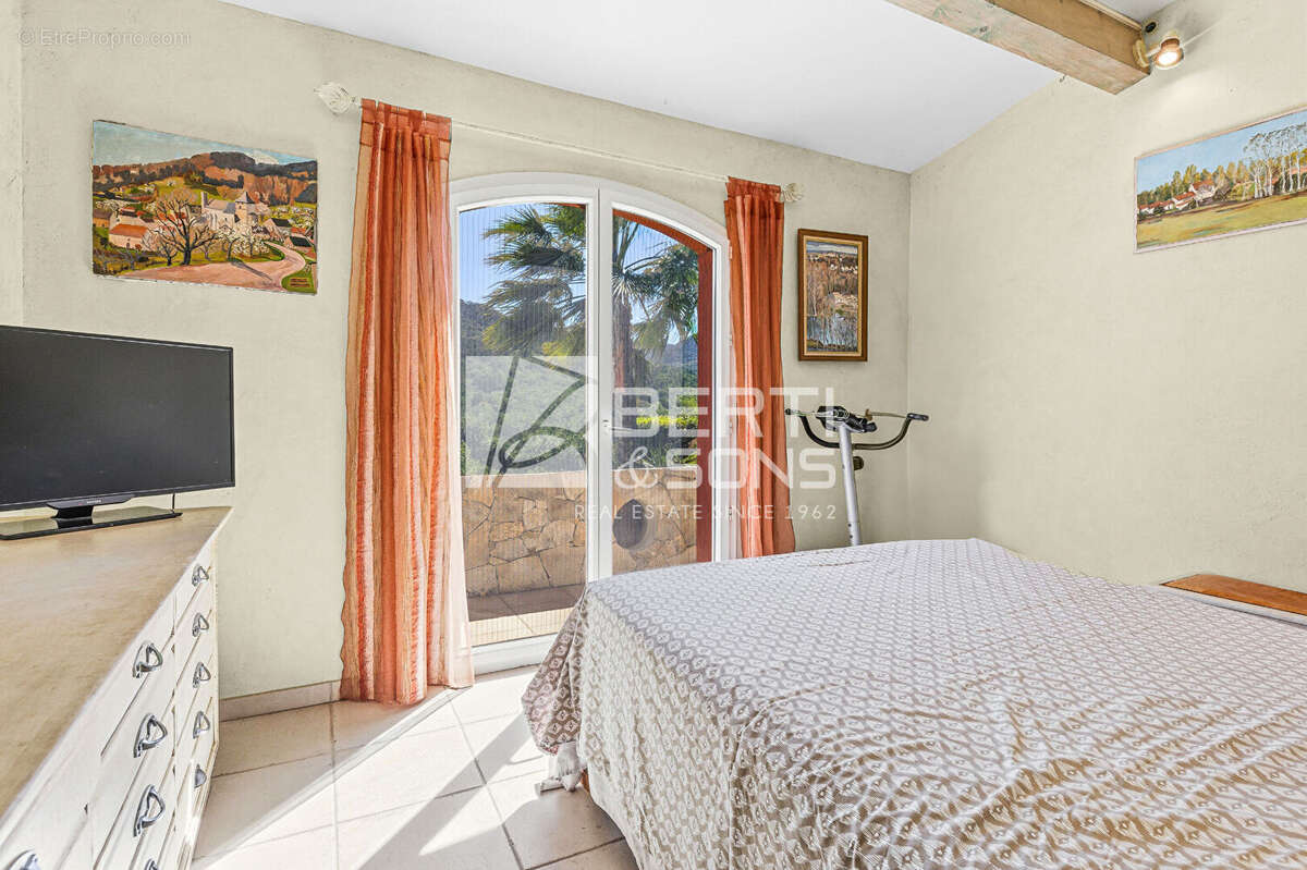 Maison à LES ADRETS-DE-L'ESTEREL