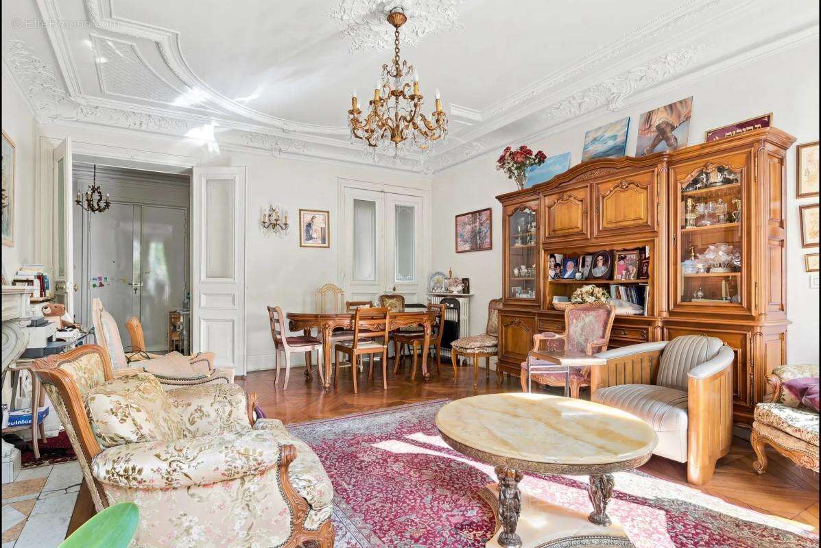 Appartement à PARIS-10E