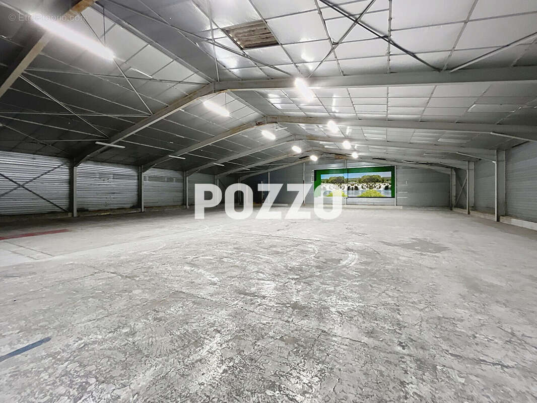 Commerce à VILLEDIEU-LES-POELES