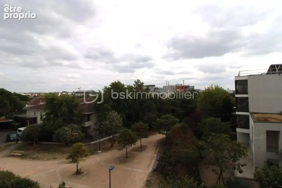 Type 4 traversant de 86 m² avec 2 BALCONS – Secteur Trois Cocus / Borderouge - photo 11