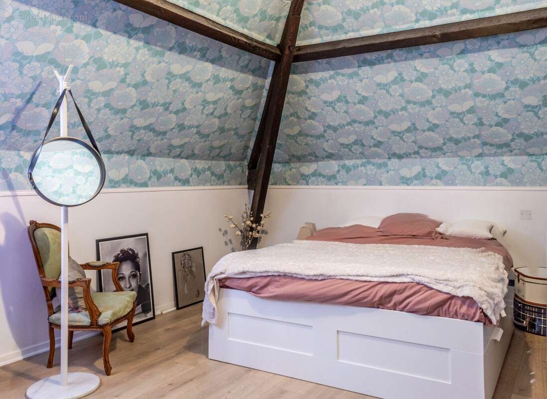 Maison 238 m² à Artigues-Pres-Bordeaux  - photo 8
