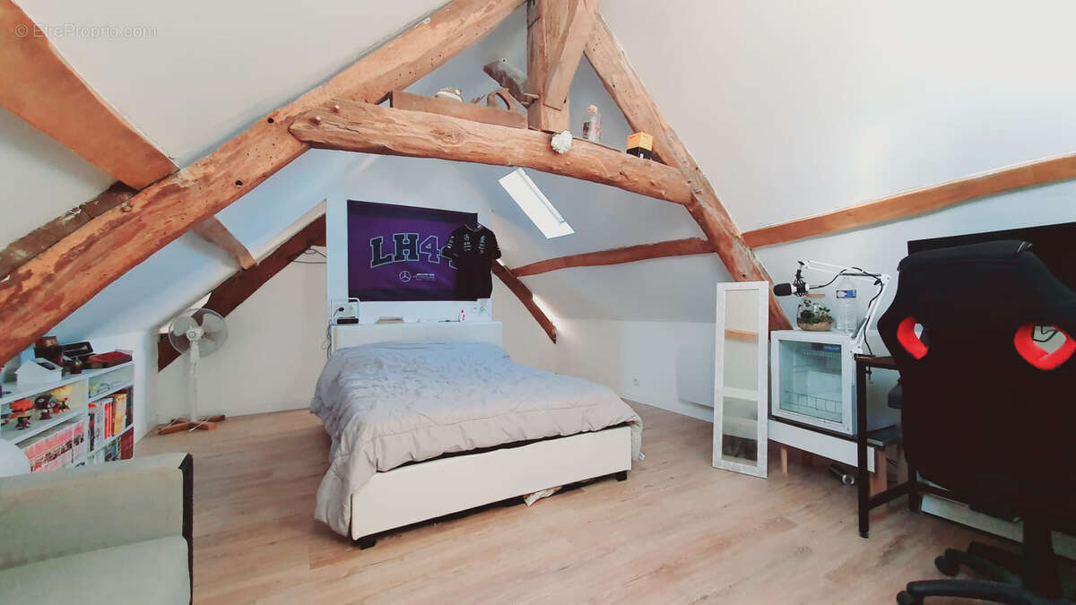 Appartement à BAILLEUL-SUR-THERAIN