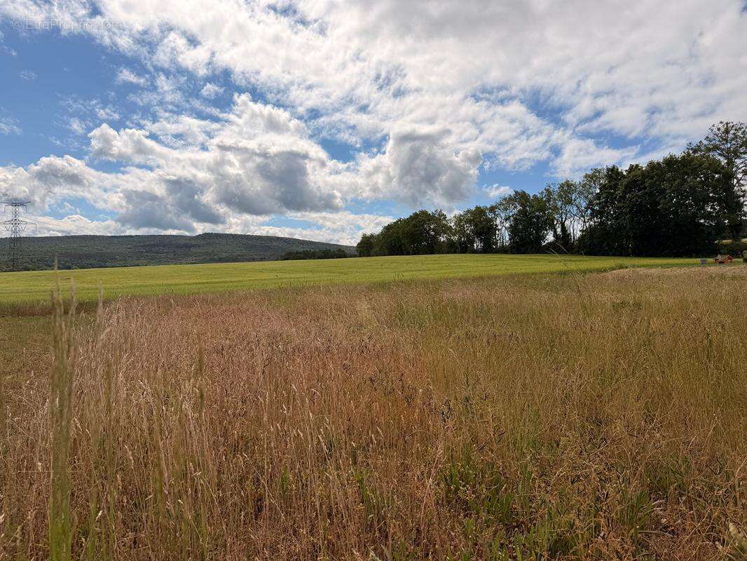 Terrain à AGEY