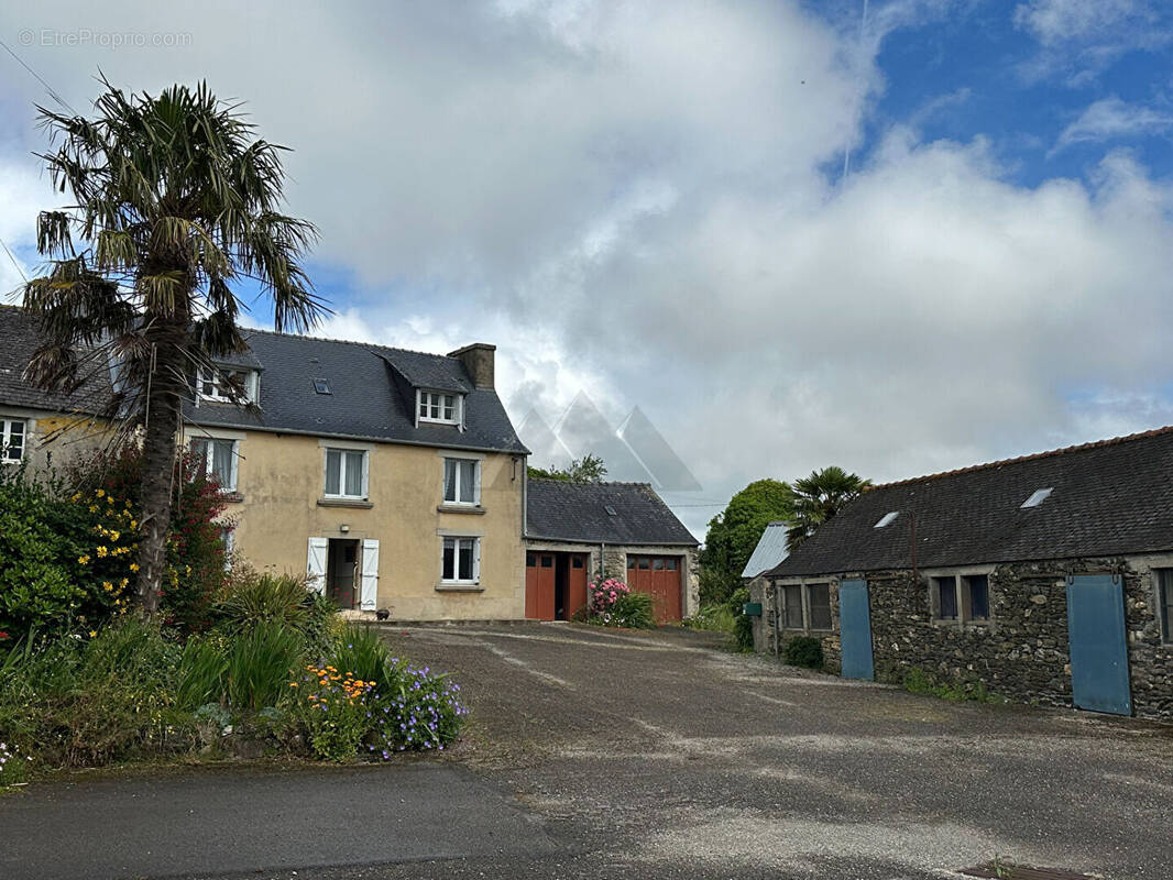 Maison à TREFLEVENEZ
