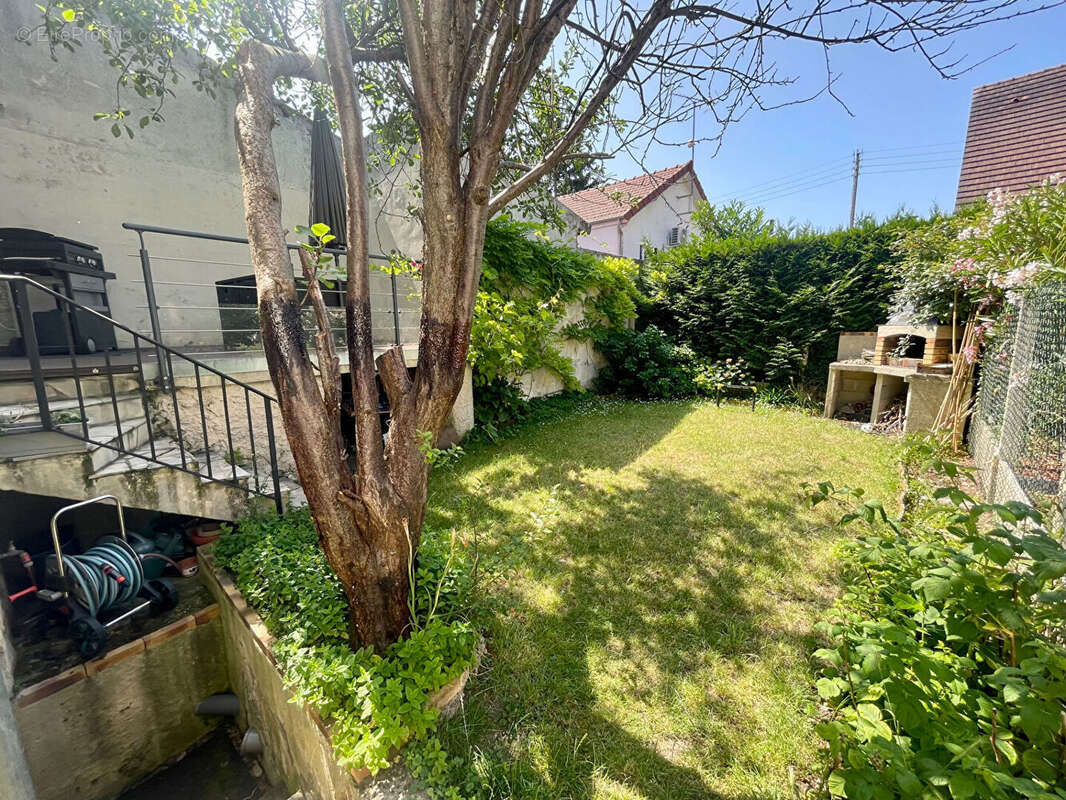 Maison à SARTROUVILLE