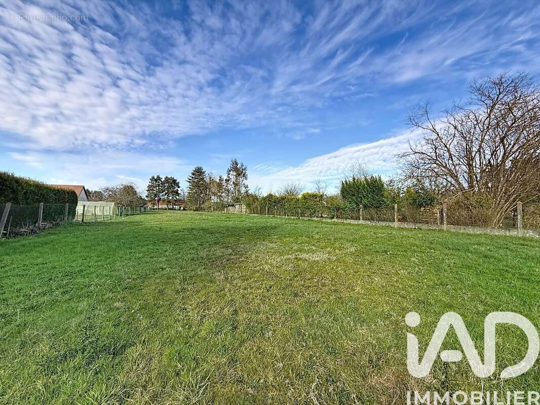 Photo 5 - Terrain à LES MONTILS