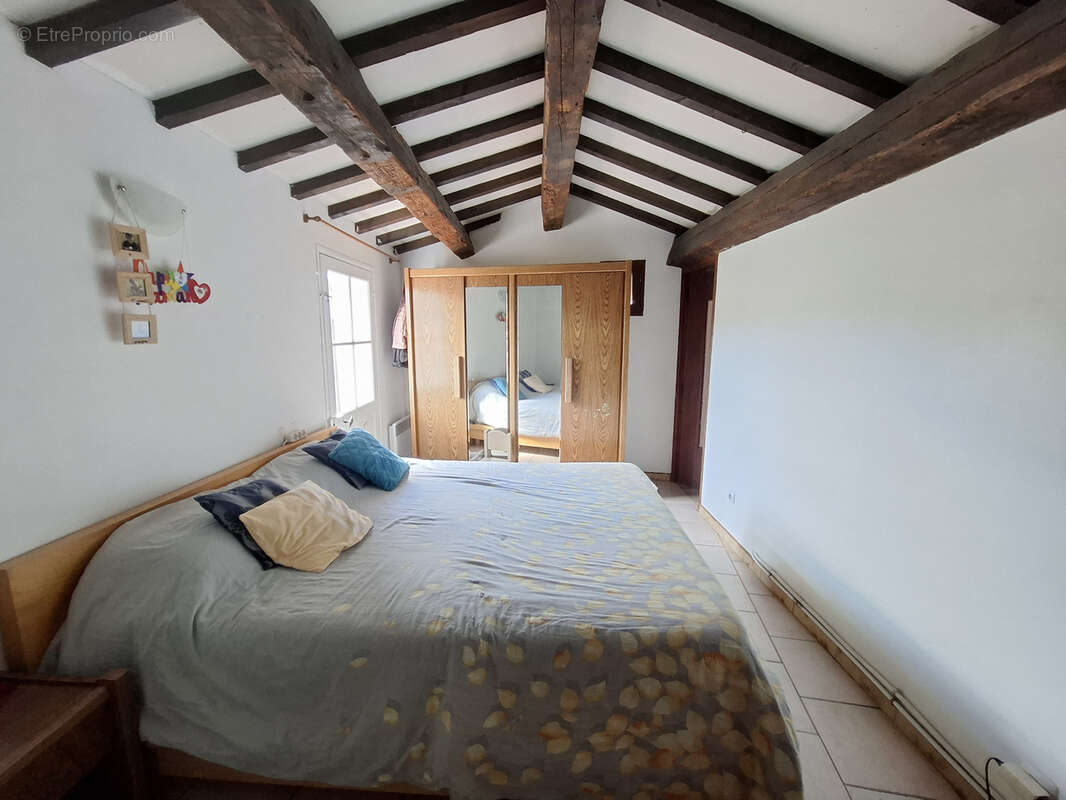 Appartement à SAINT-CYR-SUR-MER