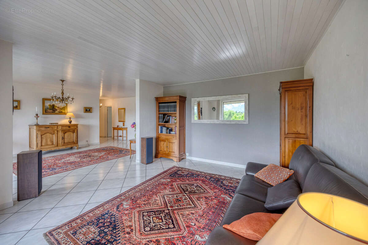 Appartement à SAINT-EGREVE