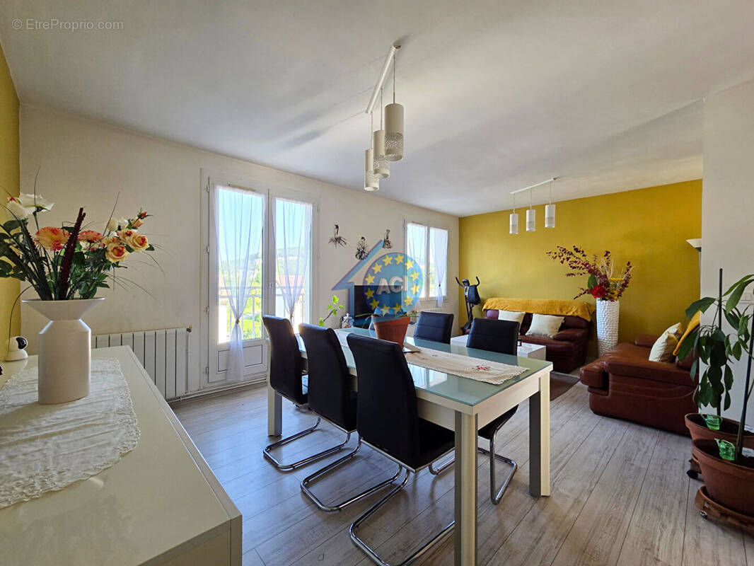 Appartement à MANTES-LA-VILLE